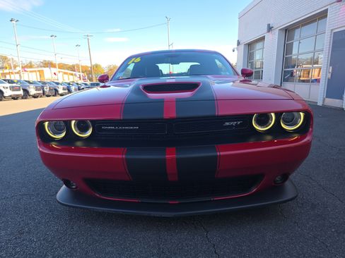 Used 2016 Dodge Challenger SRT w/ Technology Group image 11