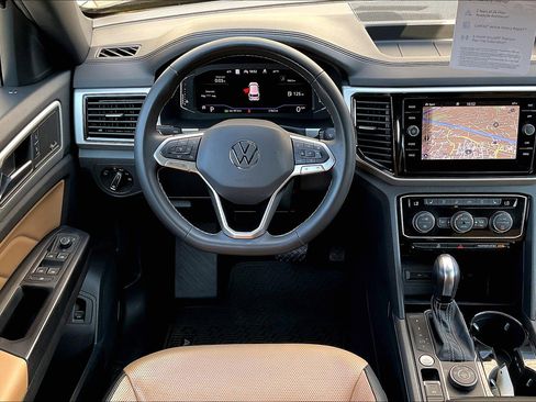 Used 2021 Volkswagen Atlas Cross Sport SEL Premium image 4