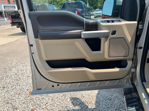 Used 2018 Ford F150 Lariat w/ Equipment Group 502A Luxury AWD/4WD image 11