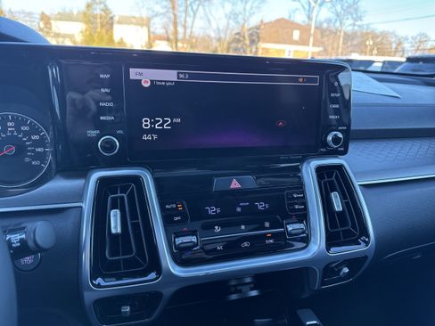 Used 2021 Kia Sorento SX image 13