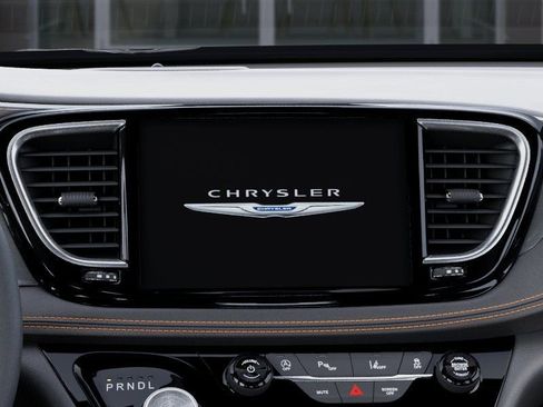 New 2026 Chrysler Pacifica Pinnacle image 18