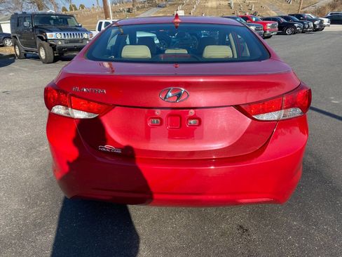 Used 2013 Hyundai Elantra GLS w/ Preferred Pkg image 4