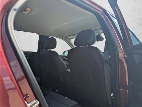 Used 2025 Chevrolet Trax LT FWD image 13