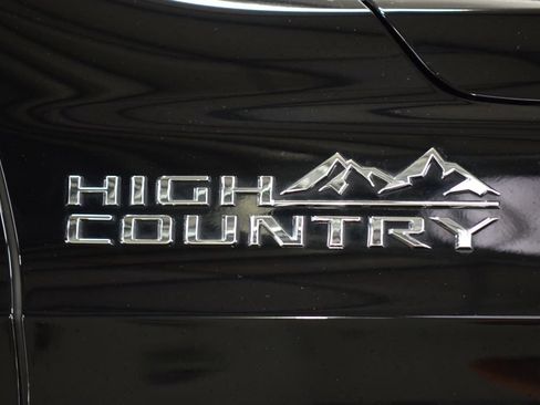 Used 2023 Chevrolet Tahoe High Country AWD/4WD image 16