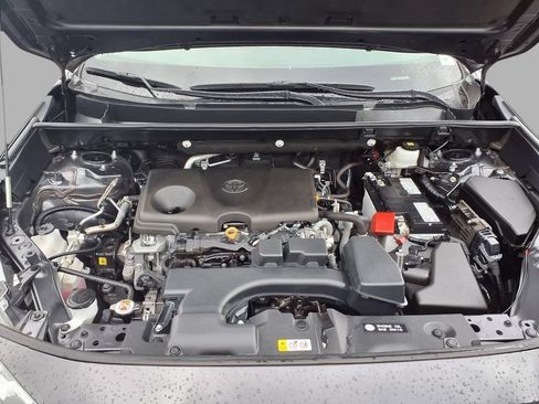 Used 2025 Toyota RAV4 XLE FWD image 4