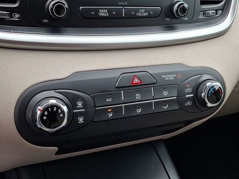 Used 2017 Kia Sorento LX image 15