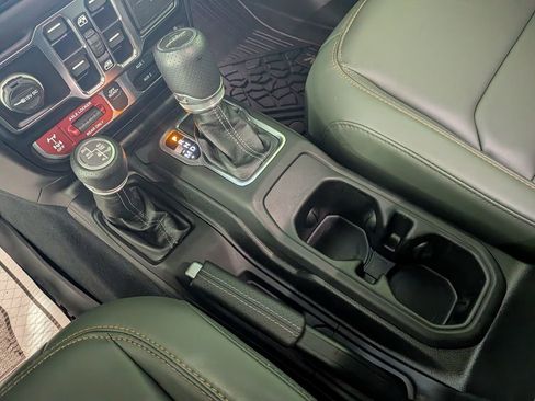 Used 2024 Jeep Gladiator Mojave image 31