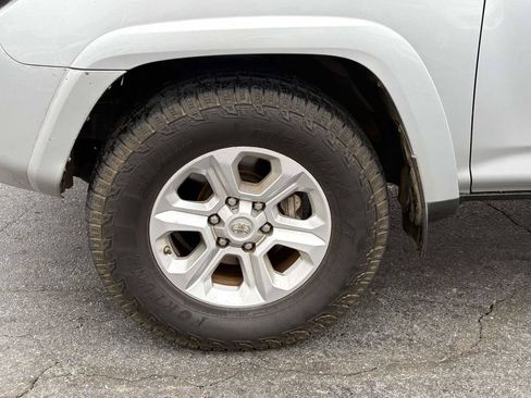 Used 2015 Toyota 4Runner SR5 RWD image 11