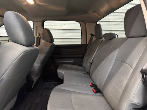 Used 2018 RAM 2500 Tradesman w/ Chrome Appearance Group image 24