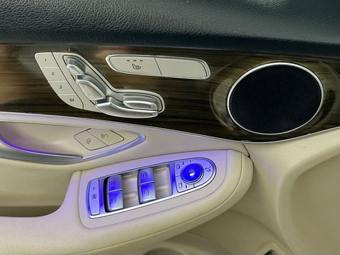 Used 2021 Mercedes-Benz GLC 300 image 16