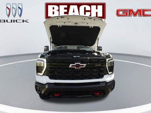 Used 2026 Chevrolet Silverado 2500 ZR2 AWD/4WD image 9