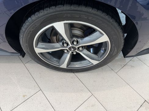 Used 2019 Ford Mustang Coupe RWD image 9