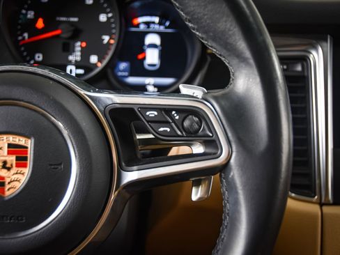 Used 2018 Porsche Macan image 15