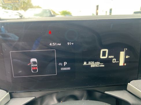 Used 2025 Nissan Kicks SV image 13