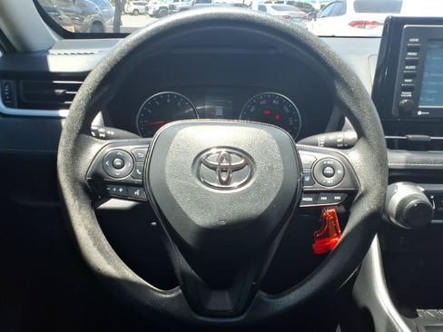 Used 2021 Toyota RAV4 LE w/ Carpet Mat Package (TMS) FWD image 12