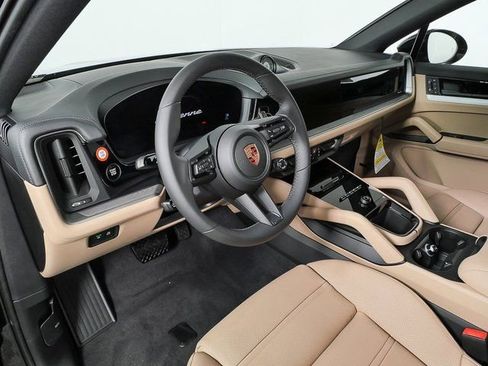 New 2026 Porsche Cayenne AWD image 4