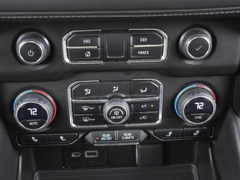 Used 2023 Chevrolet Tahoe LT AWD/4WD image 29