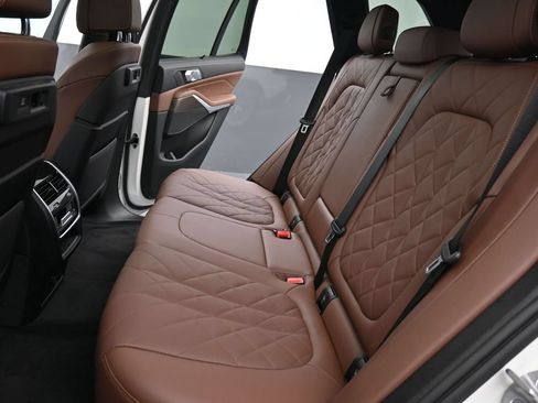 Used 2023 BMW X5 xDrive40i w/ Luxury Seating Package AWD/4WD image 15