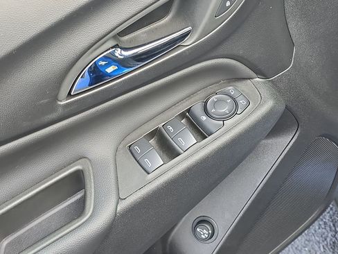 Used 2024 Chevrolet Equinox LT FWD image 21