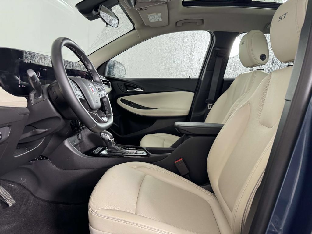 Used 2024 Buick Encore GX Sport Touring w/ Experience Buick Package FWD image 4