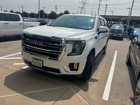 Used 2021 GMC Yukon XL SLT w/ SLT Luxury Package AWD/4WD image 2
