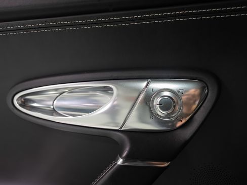 Used 2018 Bugatti Chiron image 30