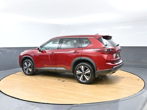 Used 2024 Nissan Rogue SL w/ SL Premium Package image 11