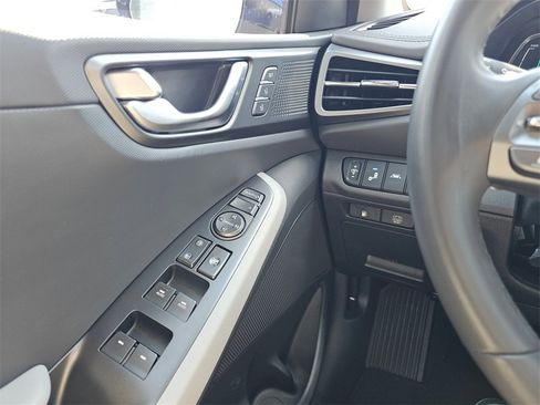 Used 2022 Hyundai Ioniq Limited image 27