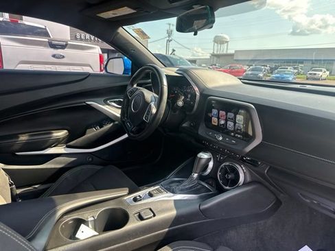 Used 2017 Chevrolet Camaro SS RWD image 2