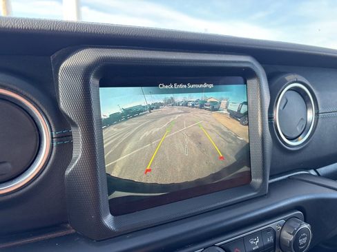 Used 2021 Jeep Wrangler Unlimited Rubicon 4xe w/ Cold Weather Group image 24