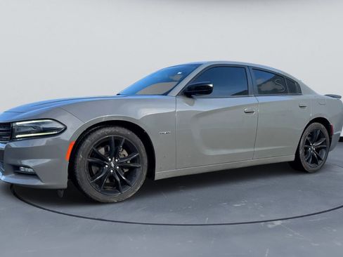 Used 2017 Dodge Charger R/T w/ Navigation & Travel Group image 5