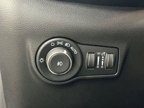 Used 2025 Jeep Compass Limited AWD/4WD image 19
