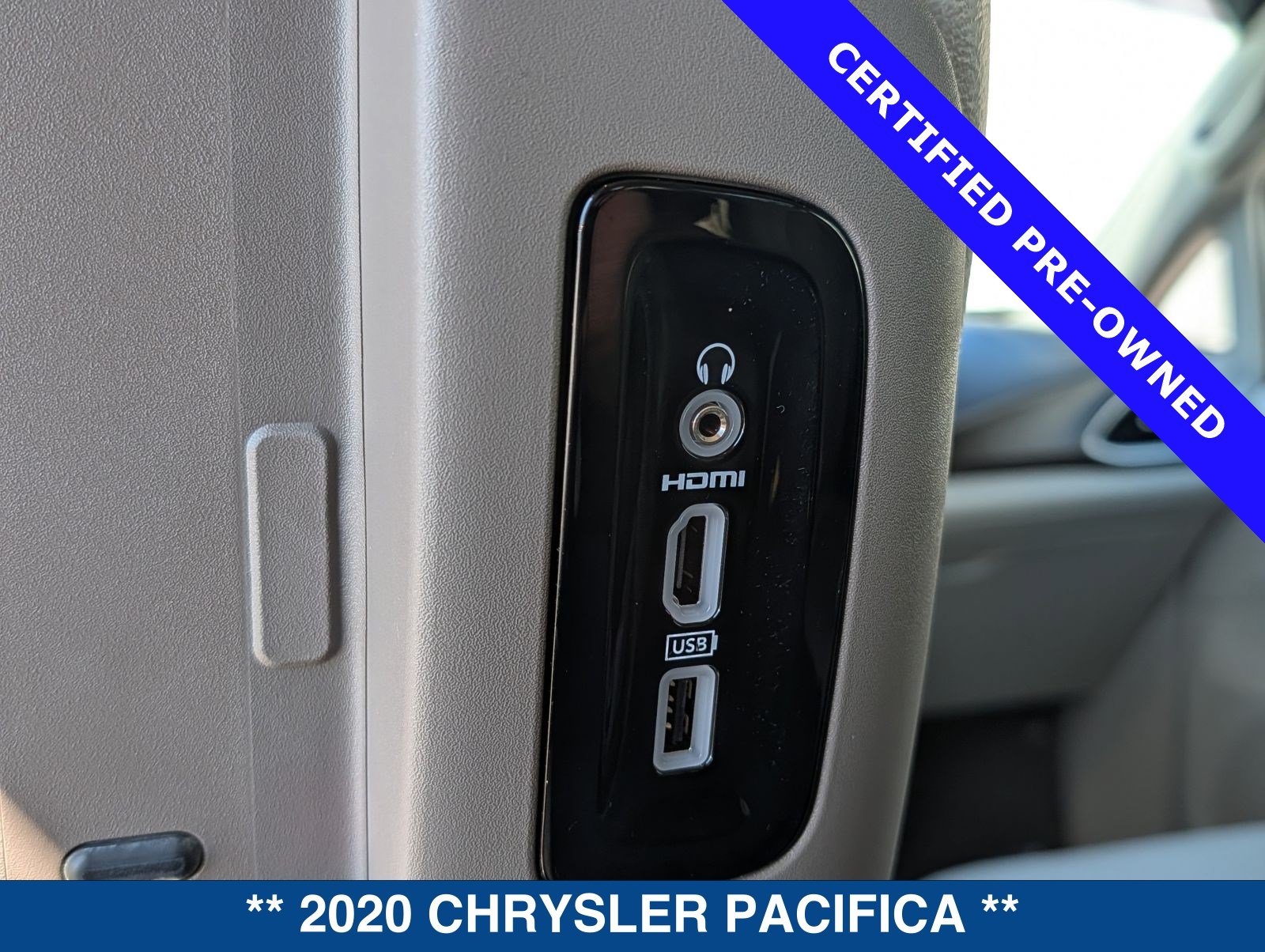 Used 2020 Chrysler Pacifica Touring-L Plus FWD image 18