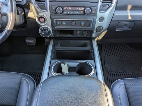 Used 2017 Nissan Titan PRO-4X image 19