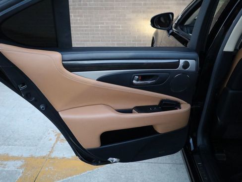 Used 2013 Lexus LS 460 4dr Sedan AWD image 19