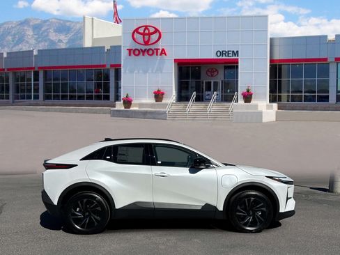 New 2026 Toyota C-HR AWD/4WD image 3