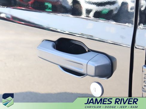 Used 2022 Jeep Wrangler Unlimited Sport AWD/4WD image 19