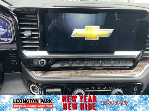 Used 2025 Chevrolet Silverado 1500 LT w/ Leather Package image 16