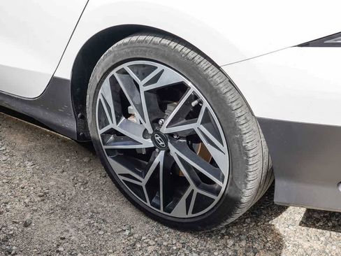 Used 2024 Hyundai Ioniq 6 SEL image 15