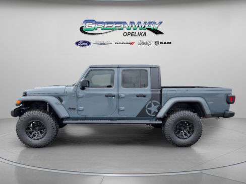 New 2025 Jeep Gladiator Sport image 4