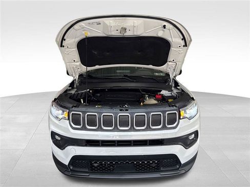 Used 2022 Jeep Compass Latitude AWD/4WD image 11