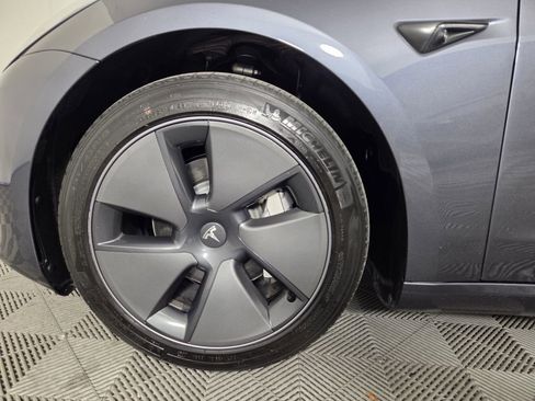Used 2023 Tesla Model 3 Standard Range image 10