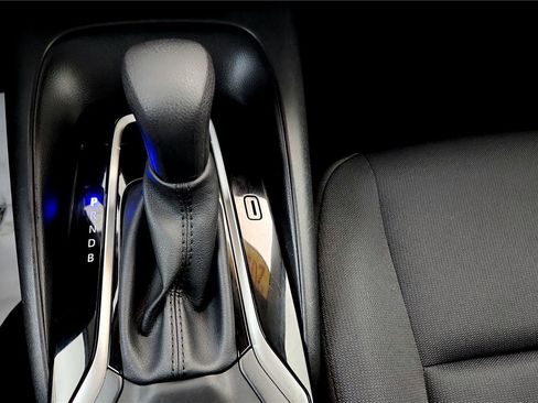 Used 2024 Toyota Corolla LE image 28