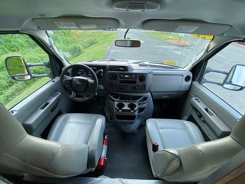 Certified 2021 Ford E-450 and Econoline 450 Super Duty w/ Power Windows & Locks Group image 23