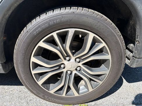 Used 2017 Mitsubishi Outlander ES AWD/4WD image 11