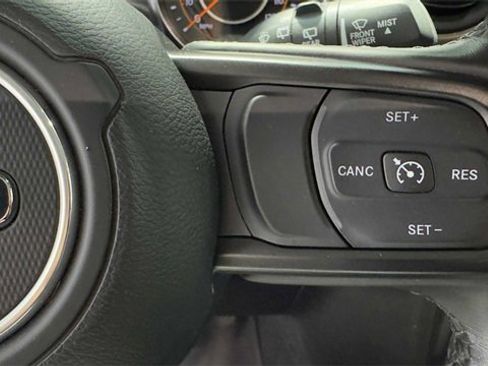 Used 2022 Jeep Wrangler Unlimited Sport image 23