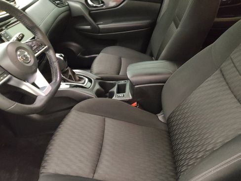 Used 2018 Nissan Rogue SV FWD image 17