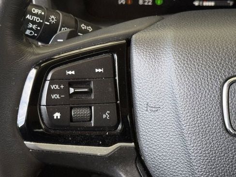 Used 2025 Honda Odyssey Touring image 13