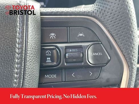 Used 2025 Toyota Tacoma TRD Sport AWD/4WD image 33