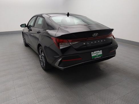 Used 2025 Hyundai Elantra Sport FWD image 6